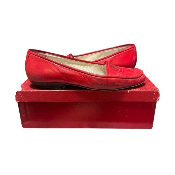 Bally Women's  Red Leather Flat Classic Loafers Size 7 With Box Preppy Logo - Picture 5 of 13